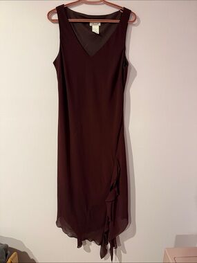 Sleeveless Burgundy Midi Dress with Ruffle Slit Hem